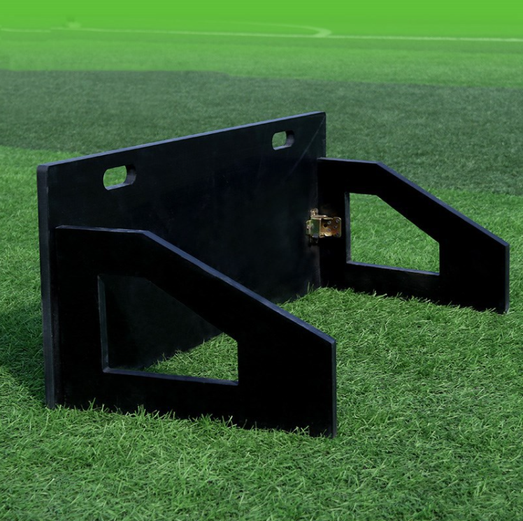 Hexagonal soccer rebounder for football training