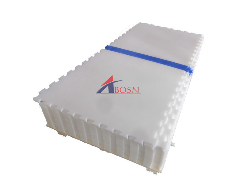 Self-lubricating UHMWPE synthetic ice pads
