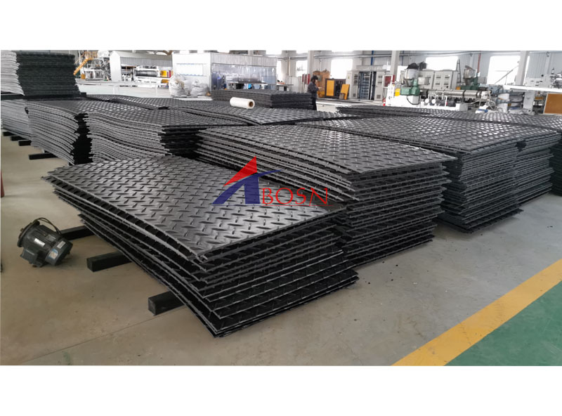 Easy install HDPE ground protection mat