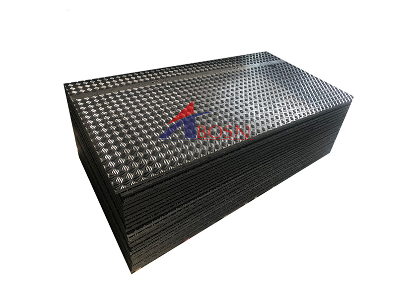 Wear resistant 4x8 ft HDPE ground protection mats